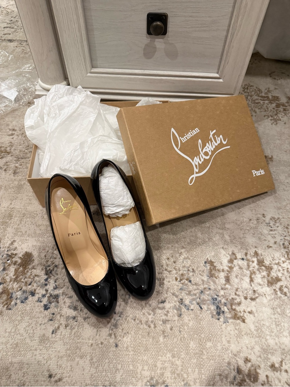 Christian Louboutin Black Patent Leather Classic Pump - 37.5 - LIKE NEW